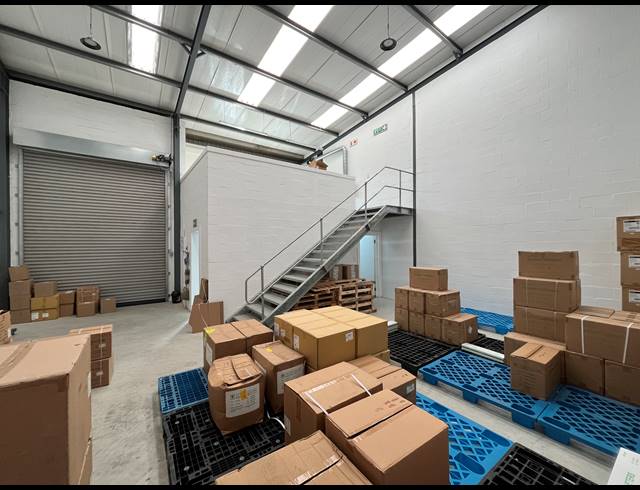 132M² WAREHOUSE TO LET IN RIVERGATE